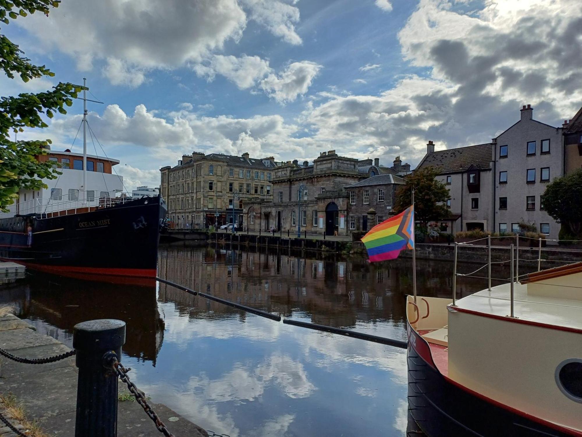 Lovely Ground Floor Apartment In Great Location At The Shore, Edimburgo Exterior foto